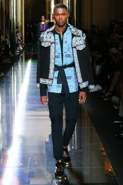 Look 60